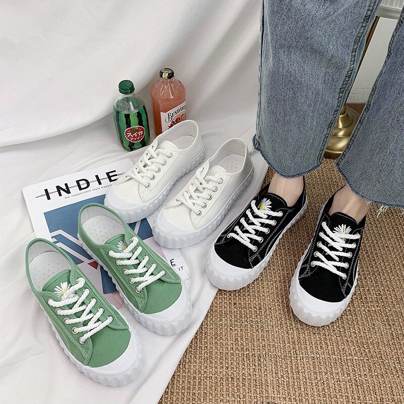 Den lilla daisy skor koreanska versionen av den vilda, high top sneakers svart canvas skor kvinnlig