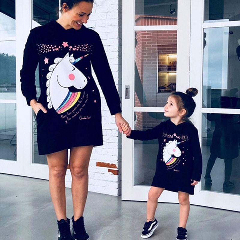 Unicorn print hettegenser kjole høst vinter langermet hettegenser mor datter familie sweatshirts familie matchende klær