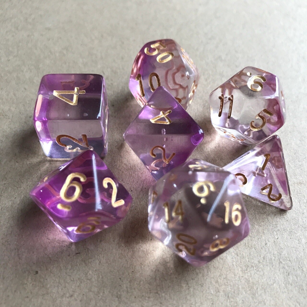 Lot de 7 dés à facettes D & d D4 D6 D8 D10 D % D12 D20 pour jeux de société, ensemble de dés polyédriques TRPG,: Purple Transparent