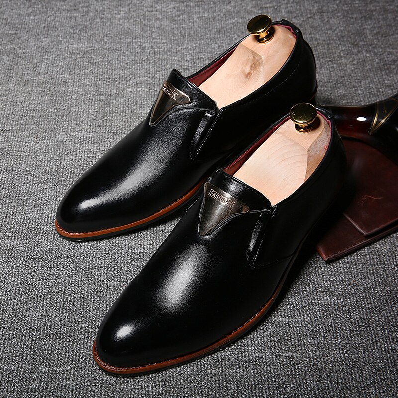 Ectique sans lacet décoration en métal chaussures formelles pour hommes chaussures habillées classique chaussures de base en caoutchouc semelle extérieure directe