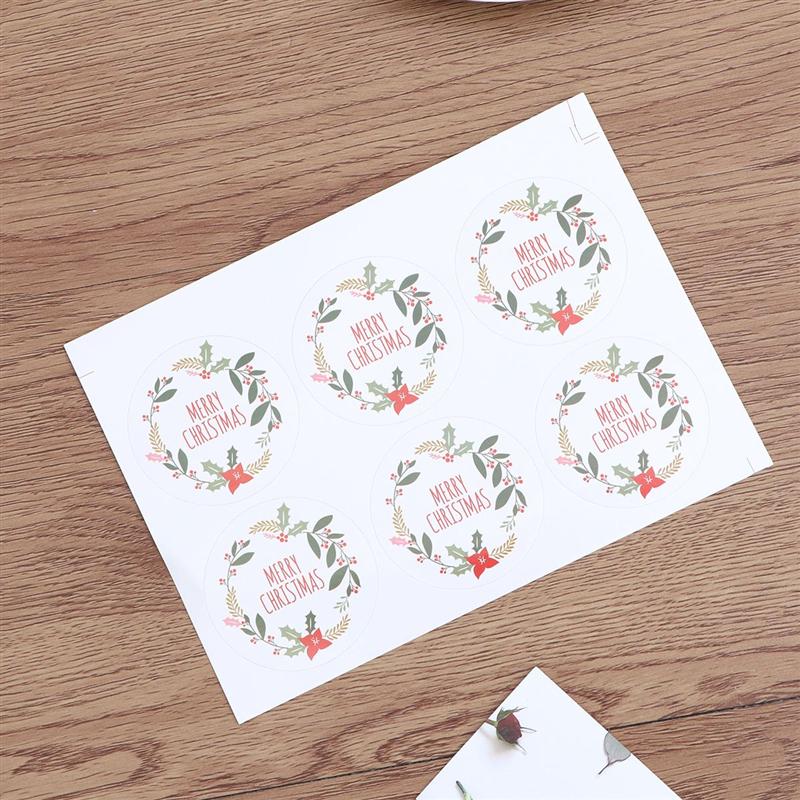 5 Sheets Wine Bottle Labels Merry Christmas Wreath Round Packaging Stickers Sealing Stickers for Christmas Party Banquet