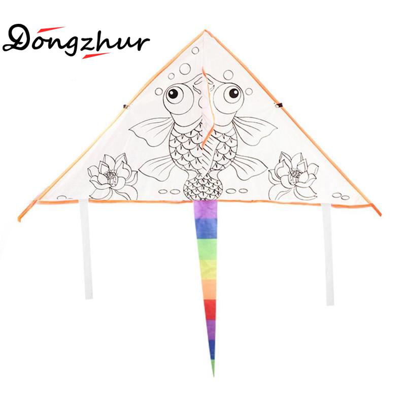 Enfants en plein air bricolage Graffiti cerf-volant dessin couleur rempli Triangle cerf-volant enfants éducation peinture volant cerf-volant avec poignée et ligne