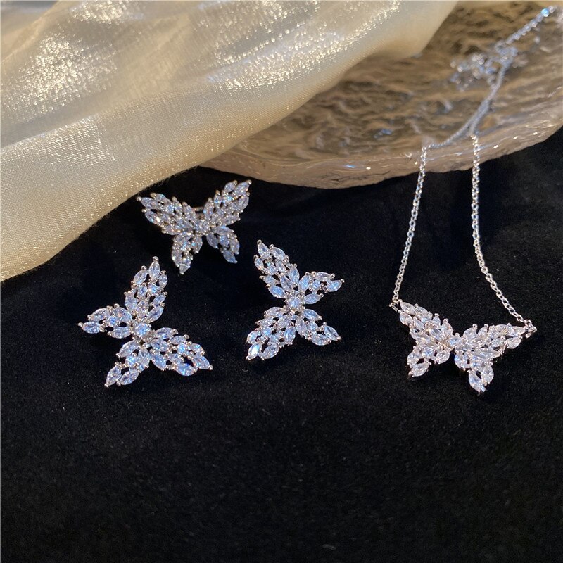 Niedliche Weibliche Kristall Schmetterling Schmuck-Set Charme Silber Farbe Stud Ohrring Für Frauen Dainty Weiß Zirkon Hochzeit Kette Halskette