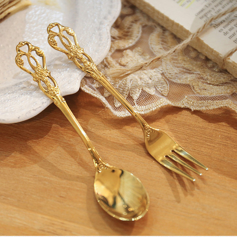 1 Pc European Royal Dessert Spoon Retro Hollow Cake Fruit Fork Embossed Craft Spoon Golden European Stainless Steel Coffee Spoon