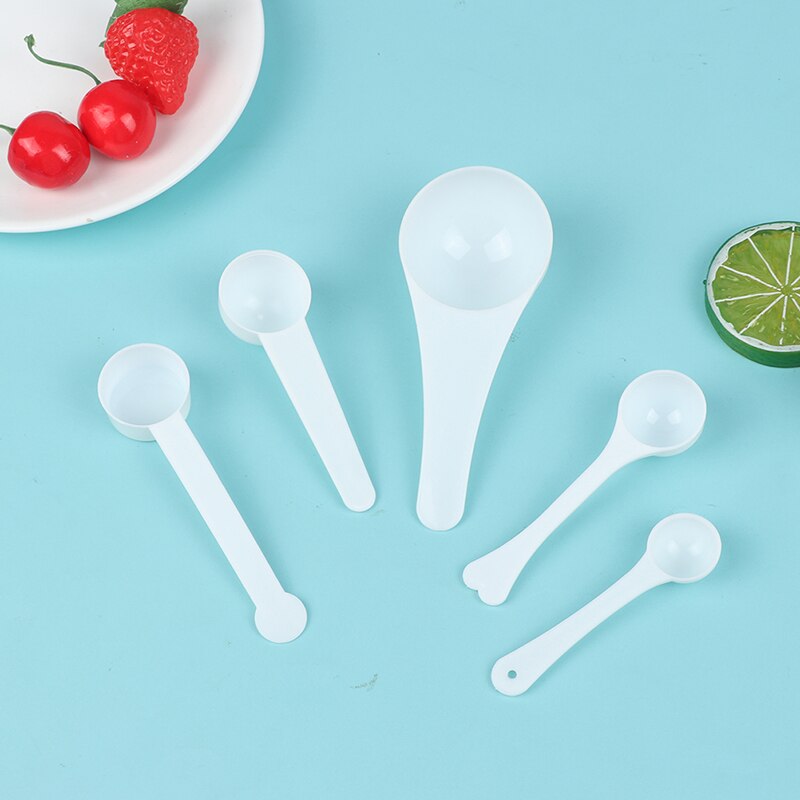Set 8 Cucchiai Dosatori In Plastica Trasparente - Misurini Da 4g, 5g, 15g, 20g / 8-40ml. Manico Lungo, Graduati, Per Polveri E Liquidi.