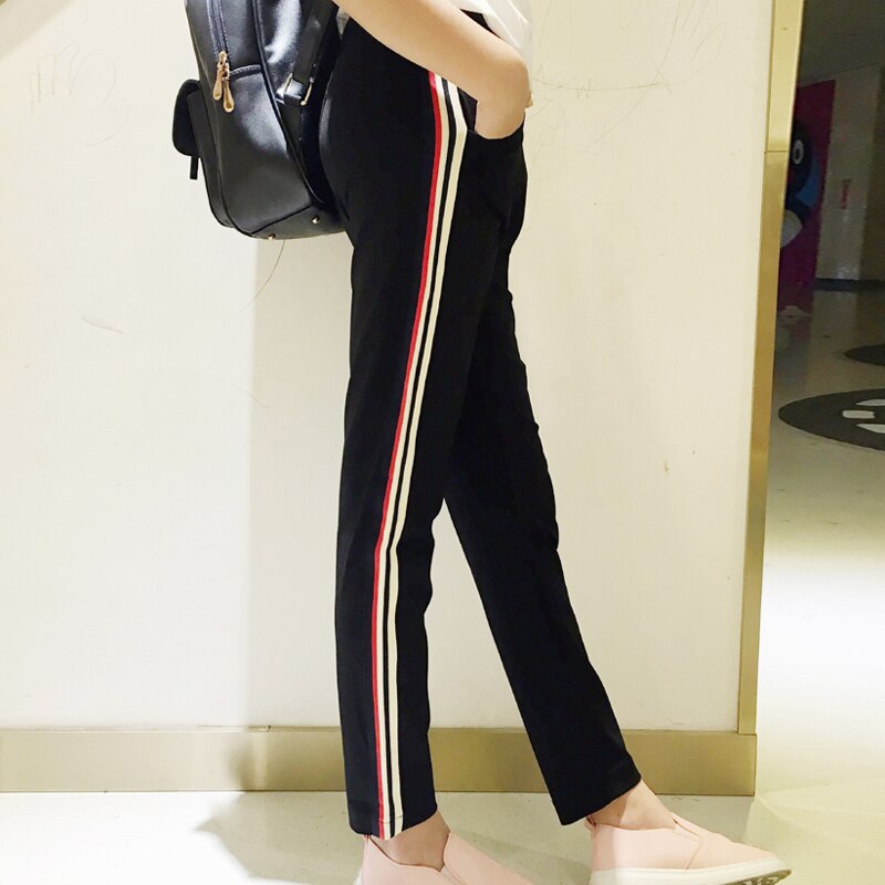 Leggings de forro polar dorado para mujeres embarazadas, pantalones de maternidad de retales a rayas laterales, terciopelo grueso, pantalones abdominales cálidos para invierno: The red SIDE / XXL