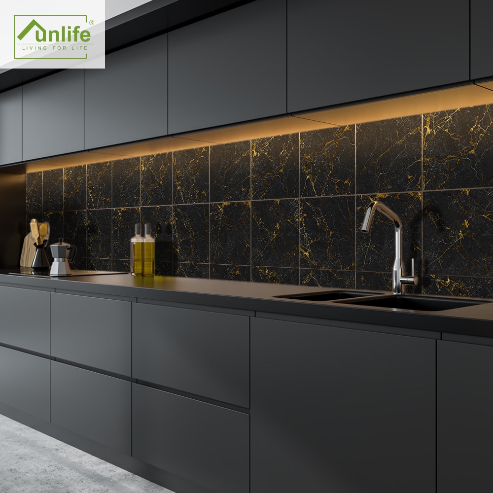 Funlife® svart og gull marmor fliser klistremerke veggklistremerke dekorativt selvklebende lett å rengjøre kjøkken kjøkken backsplash diy