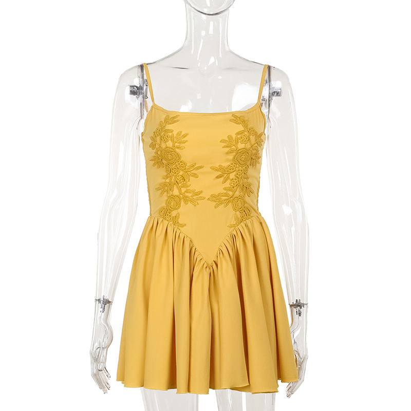 Bodycon mini sommarklänning vestidos vit broderi volang rygglös kvällsfestklänning kvinnor morgonrockar sexiga klänningar