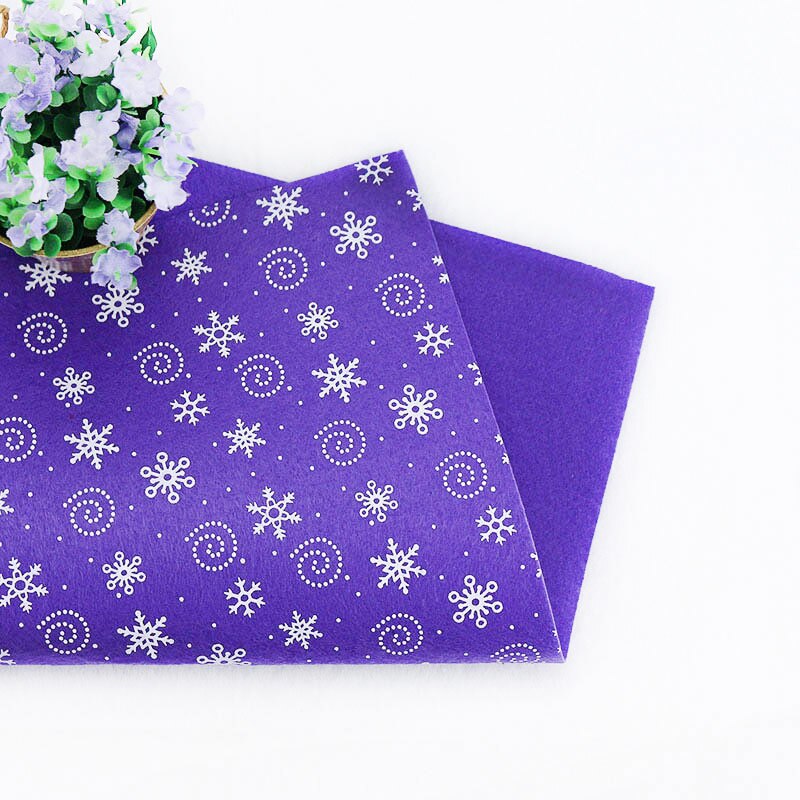 Fieltro morado de Color sólido de 1mm de grosor, 100% de poliéster, copos de nieve impresos, tela de fieltro artesanal, no tejida, suministros de decoración para el hogar