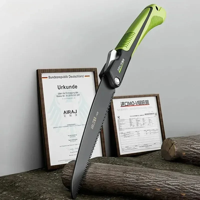 Het Scherpe Hout Van De Handzaag Stock Foto - Image of dobbel