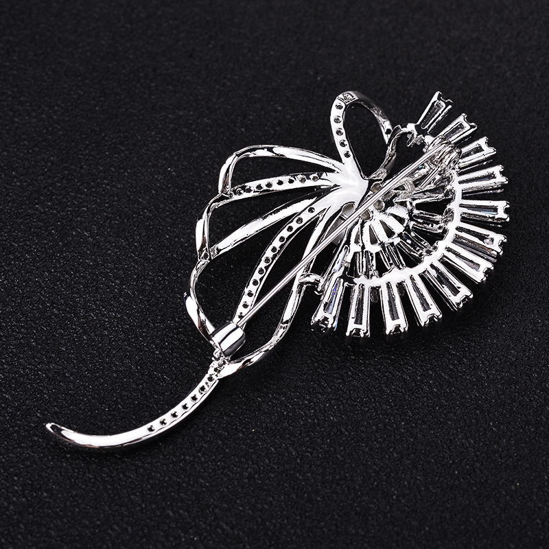 Rode Bomen Veer Broche Pin Met Luxe AAA Zirconia Stone Broches Jas Accessoires Voor Dames