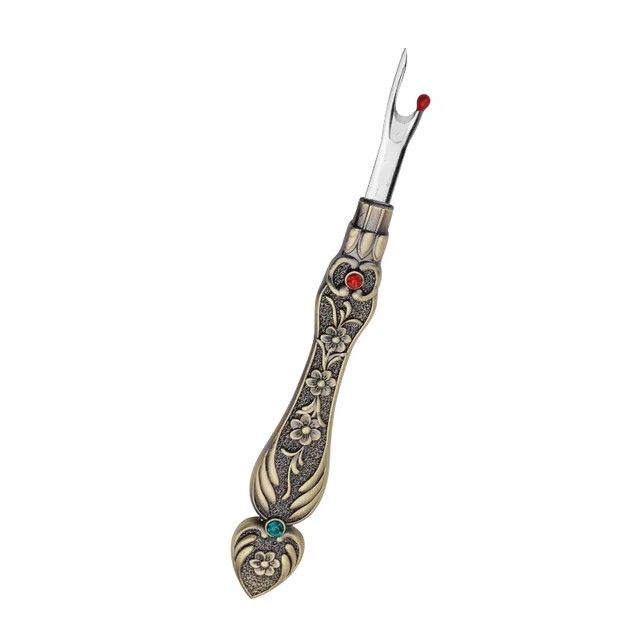 1Pc RVS Naaisteek Draad Unpicker Retro Naaien Tornmesje Professionele Borduurgaren Remover Naaigereedschap: Bruin