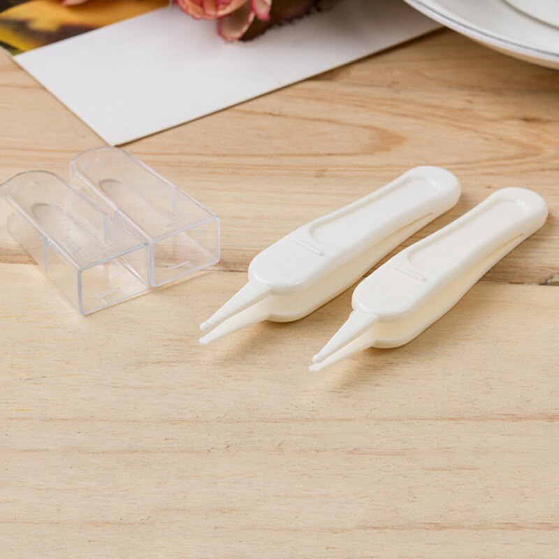 Nyfødt sikkerhed sikker pleje spædbarn øre næse navle plastpincet plast renseclips
