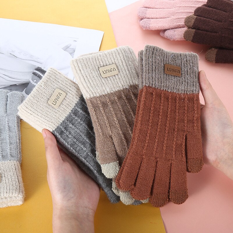Wecute Vrouwen Herfst En Winter Warm Handschoenen Touch Screen Handschoenen Plus Fluwelen Imiteren Alpaca Outdoor Riding Winddicht Zachte