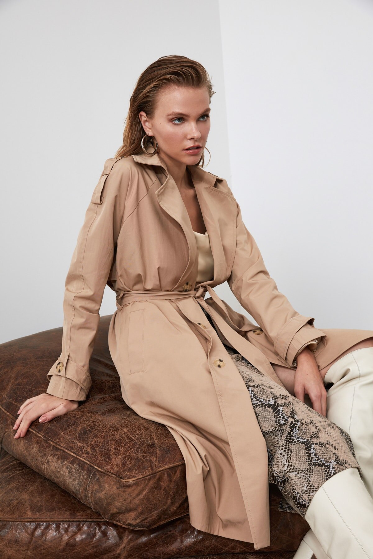 Trendyol hydrofuge vedette bouton fermeture longue Trench manteau TWOSS20TR0012