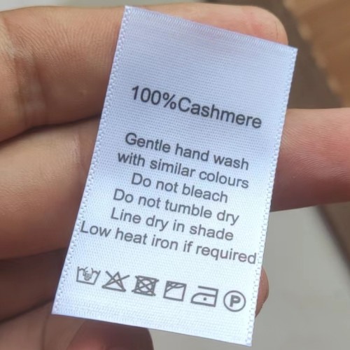 100 st vita tvättrådsetiketter för bomull/siden/kashmere/ull/linne/polyester/elastan med tryck av satintyg: Koppar