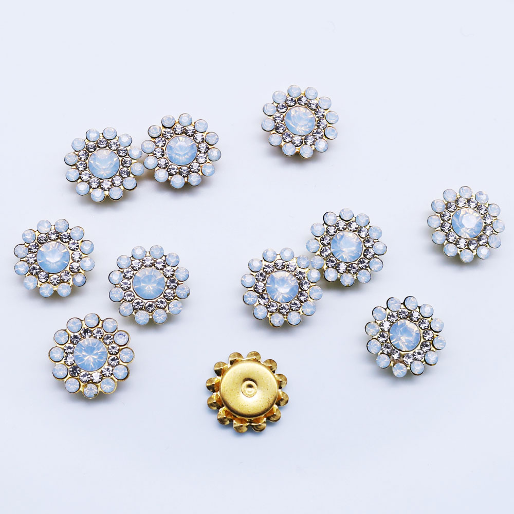Bloemvormige strass fonkelende kristallen glas stone trim stalen bodem non-thermohardende naaien kleding strass SZ-019