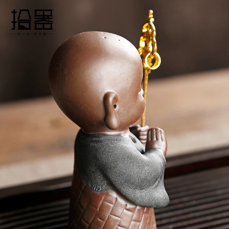 Zisha petit moine décoration en forme d'animal | Plateau à thé fin, Table de thé Zen, Table de thé, Statue de bouddha porte-bonheur