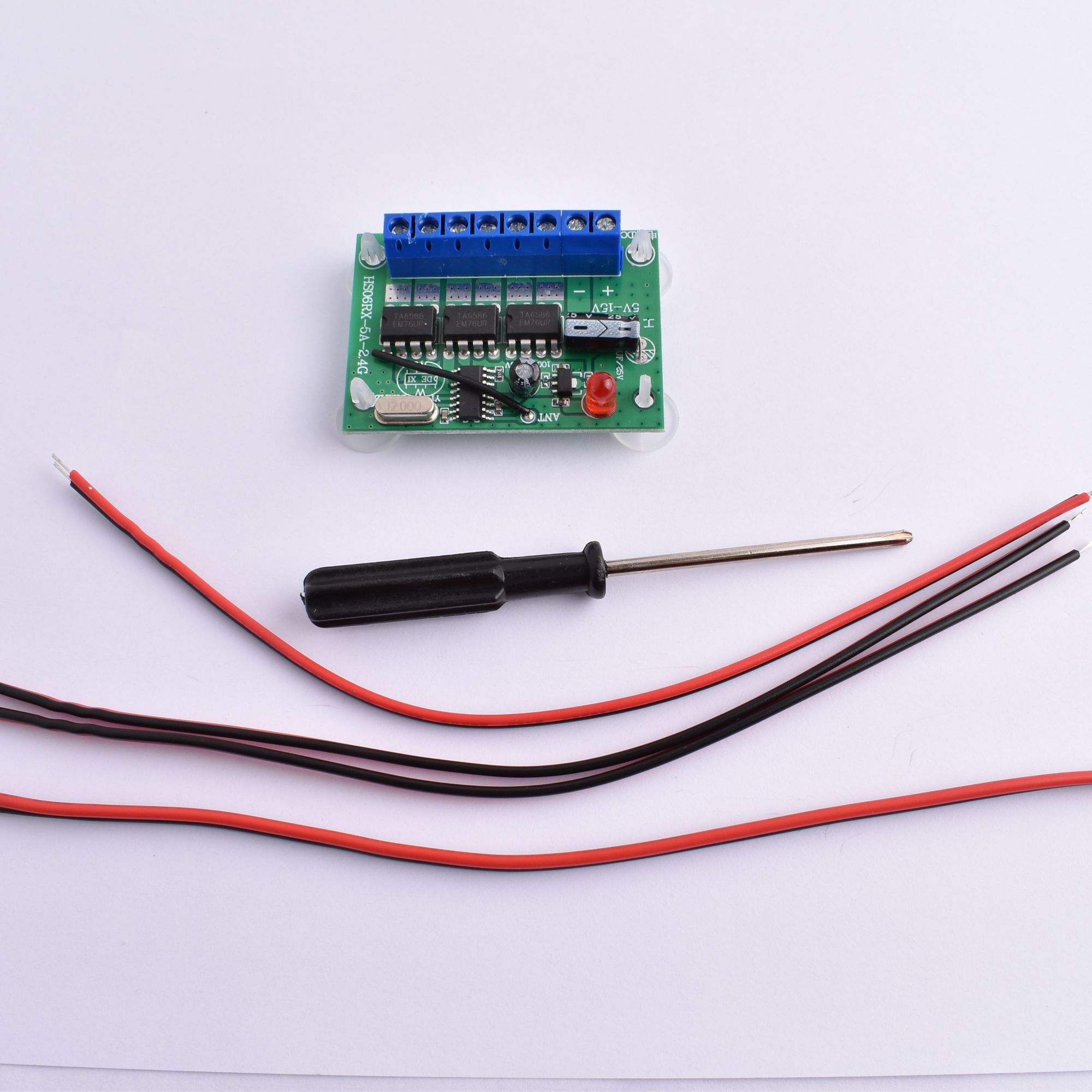 2.4G Transmitter 6CH Remote Controller DC 6V-15V Large Power Receiver Radio System for DIY RC Boat Cars Wireless Controlling