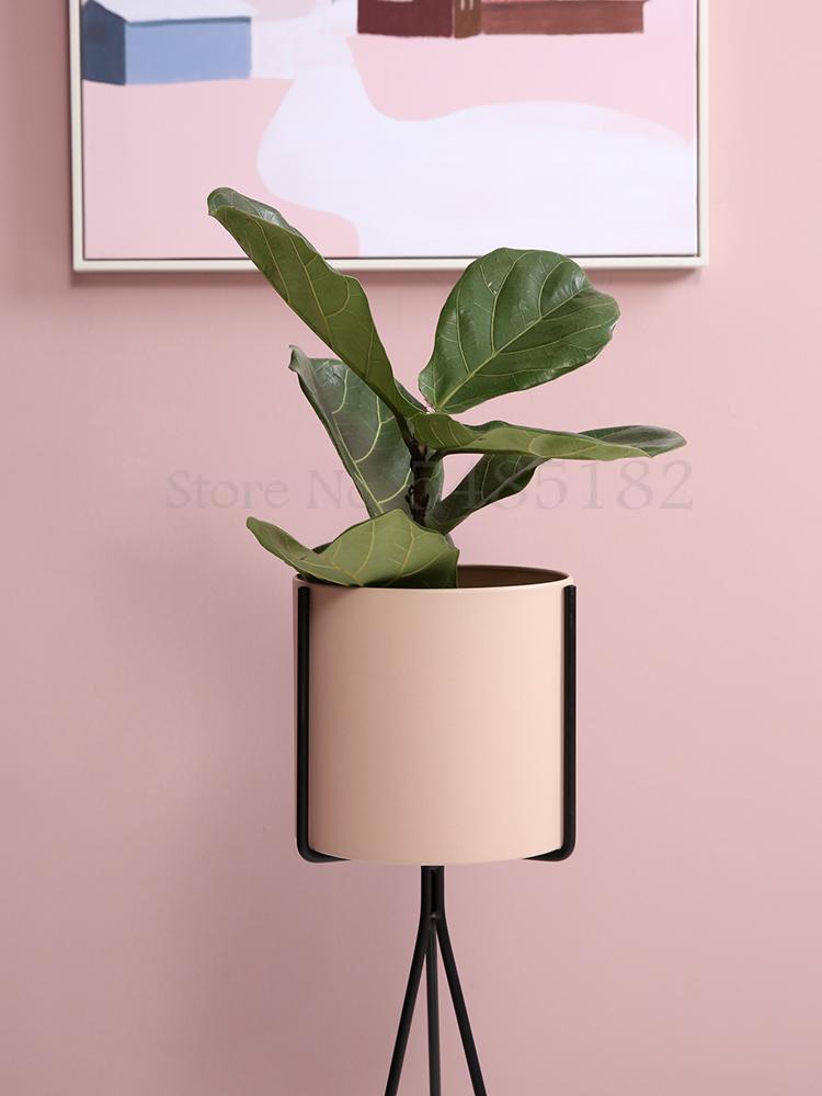 Scandinavische smeedijzeren bloemenstandaard, eenvoudig en stijlvol, balkon, woonkamer, binnen, staand, groen bloemenrek