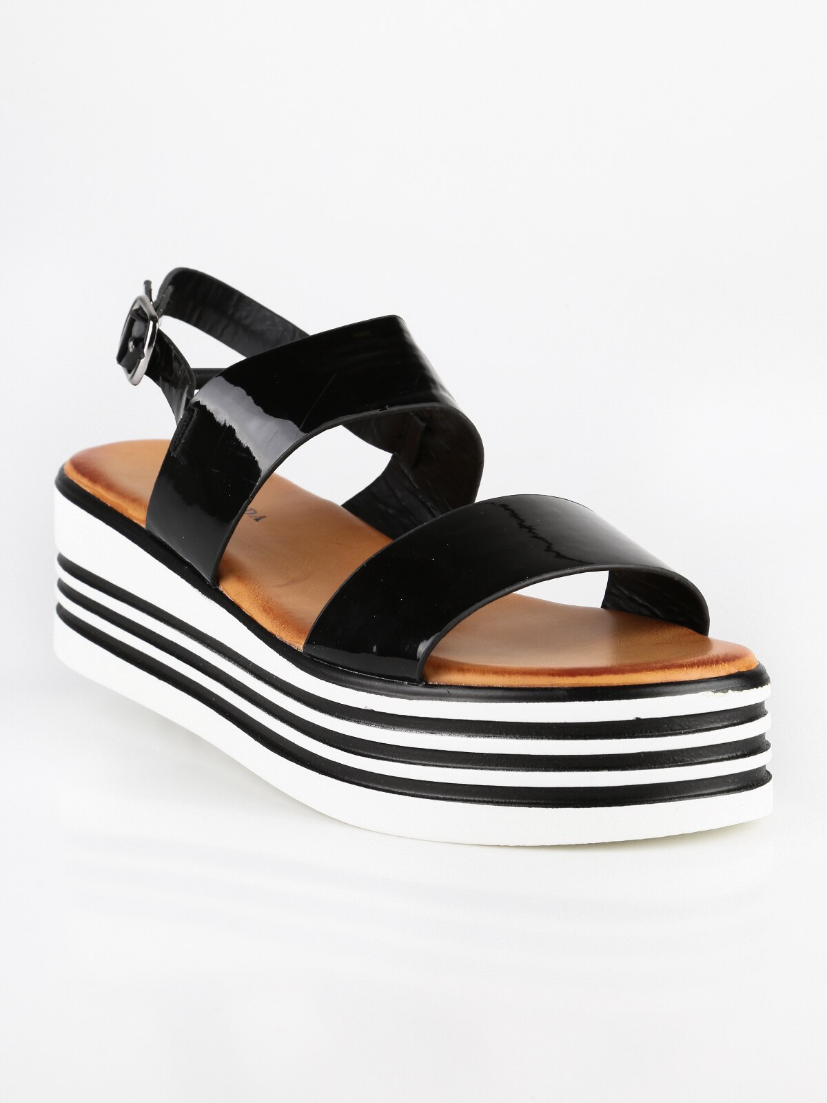 SOLADA faux leer zwart lakleer platform sandalen