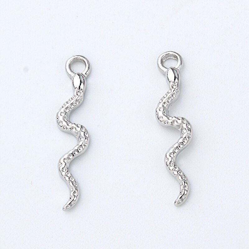 10 Uds. Punk hipocampo serpiente pendiente encantos pulsera hallazgos oro plata diamantes de imitación pendientes colgantes para hacer joyas: Silver snake