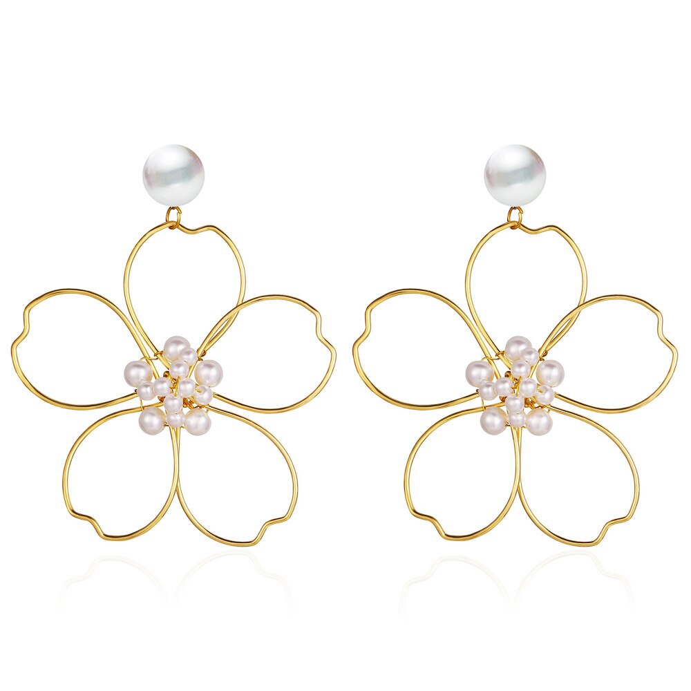 5041151 European and American flower pearl earrings retro simple daisy flower earrings: Default Title