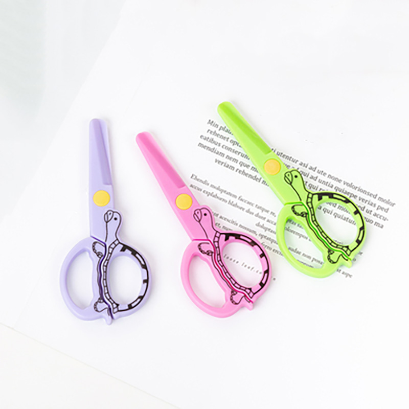 Tijeras de plástico con estampado de tortuga de dibujos animados, cortador de papel de papelería para niños, tijeras seguras para manualidades, álbum de encaje, suministro escolar de arte