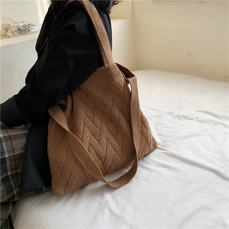 casual knitted woolen women shoulder bags plush handbags harajuku crossbody bag lady large capacity purses winter: brown