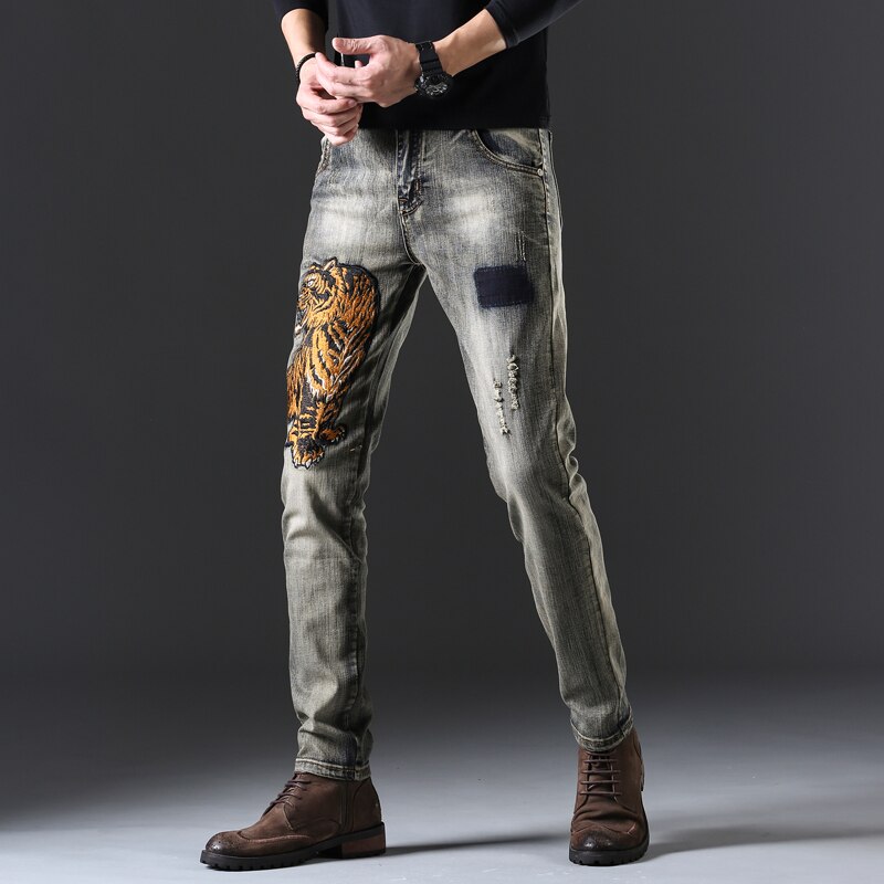 Pantalones vaqueros con bordado de tigre para hombre, Jeans largos rasgados de corte Slim, Vintage, azul