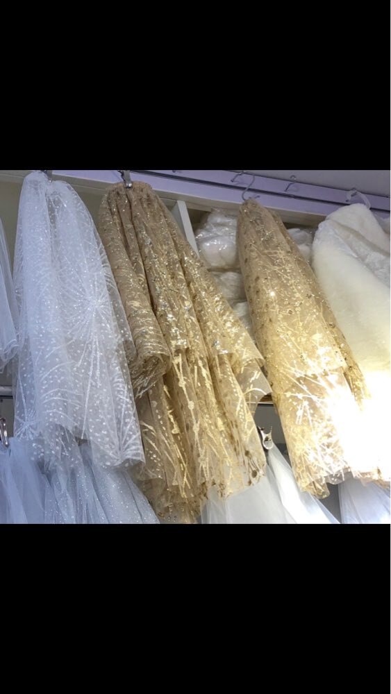 Velo de novia ostentoso con peine, velo de novia de dos capas, lentejuelas doradas blancas, brillantes, longitud del codo, accesorios de novia: White On the Left