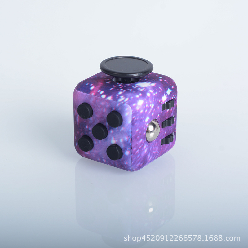 Decompression Dice Decompression Ring Cube Relieves Stress and Anxiety Cube for Children and Adults: starry sky color