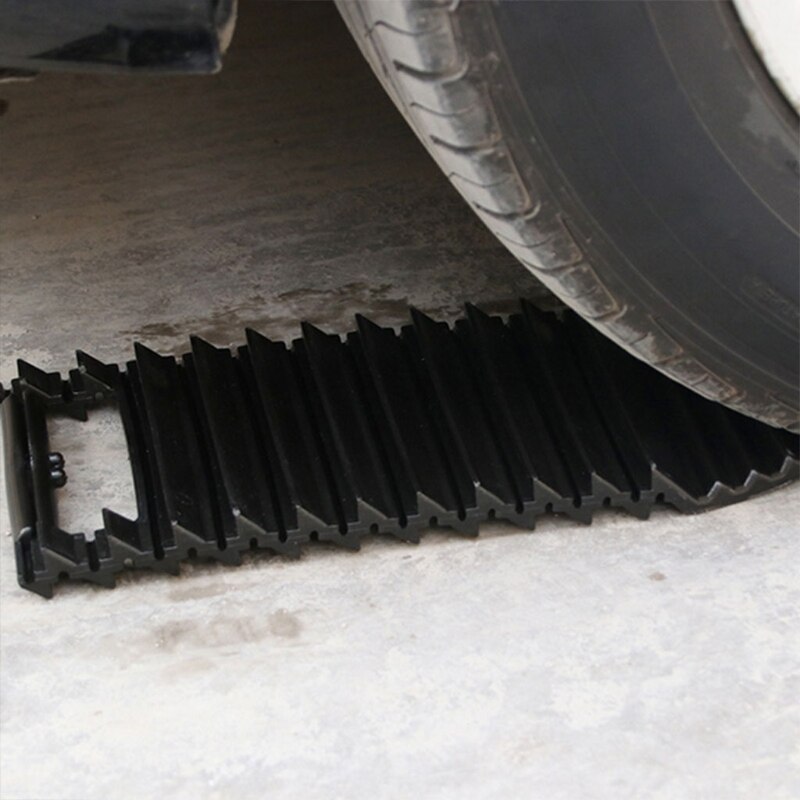 Bil sne mudder dæk trækkraftmåtte hjulkæde skridsikker skridsikker spor værktøj lastic sort med håndtag og skovlhoved