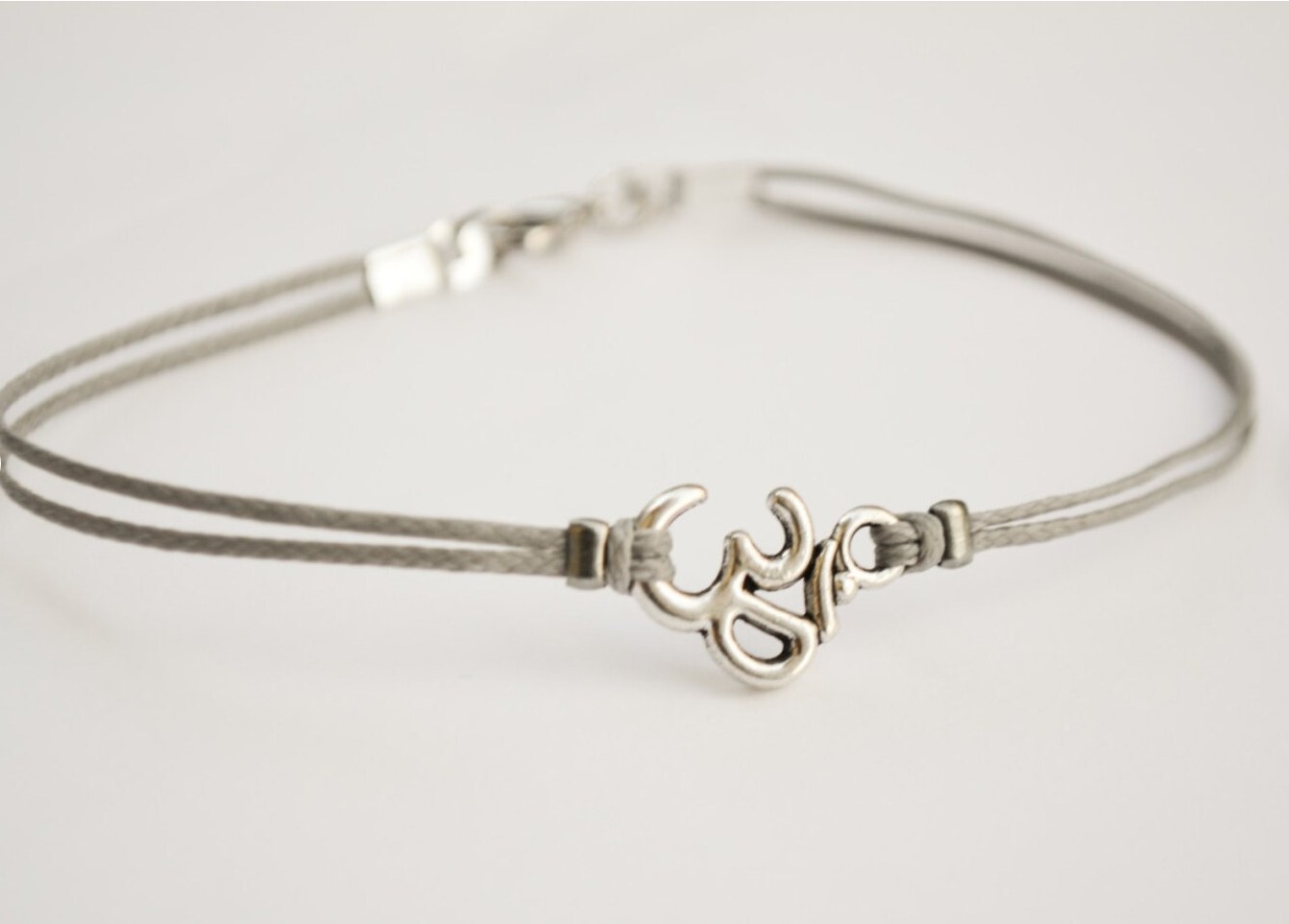 Pulsera Infinity Pulsera celta para hombre - Pulsera con nudo para hombre Joyería para hombre Pulsera OM Pulsera cruzada: Estampado en caliente