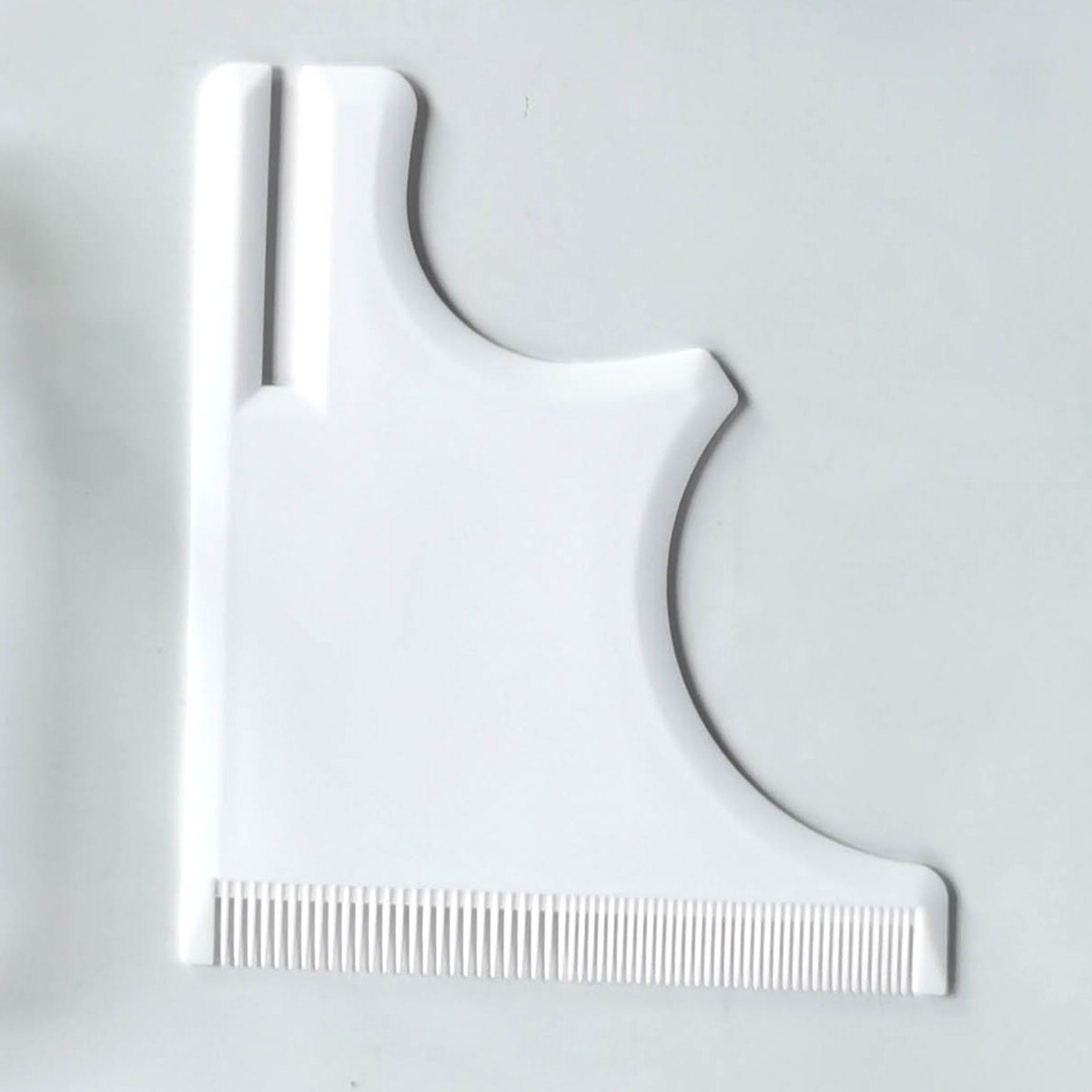 1pcs Men Beard style Comb Appearance Moustache moulding Hairdressing Plastic Hair Shaping Styling Template ruler combs: White