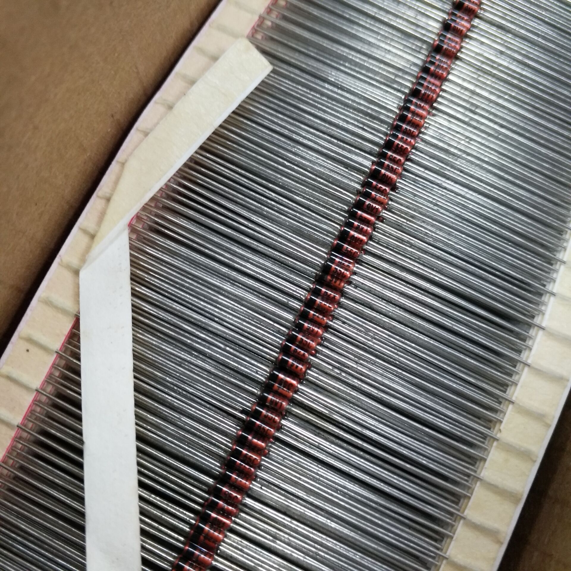 Freies 20Stck tun-41 1,3 W Zener Diode 36v 39v 43v 47v 51v 56v BZX85C36 BZX85C39 BZX85C43 BZX85C47 BZX85C51 BZX85C56 NEUE