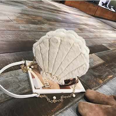 Shell Shape Faux Fur Pearl Ketting Dames Schoudertas Handtas Casual Purse Vrouwen Crossbody Mini Messenger Bag 4 kleuren: white