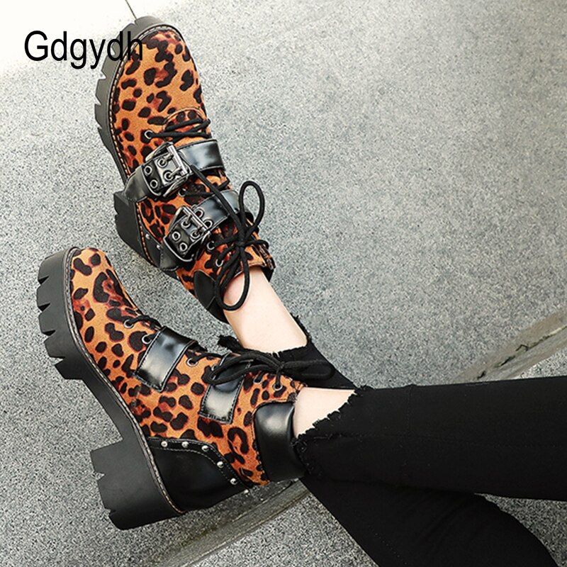 Gdgydh Schnalle Schwarz Gothic Stiefel Frau Punk Lace-up Chunky Heels Damen Kurze Stiefel Komfortable Neue schiff