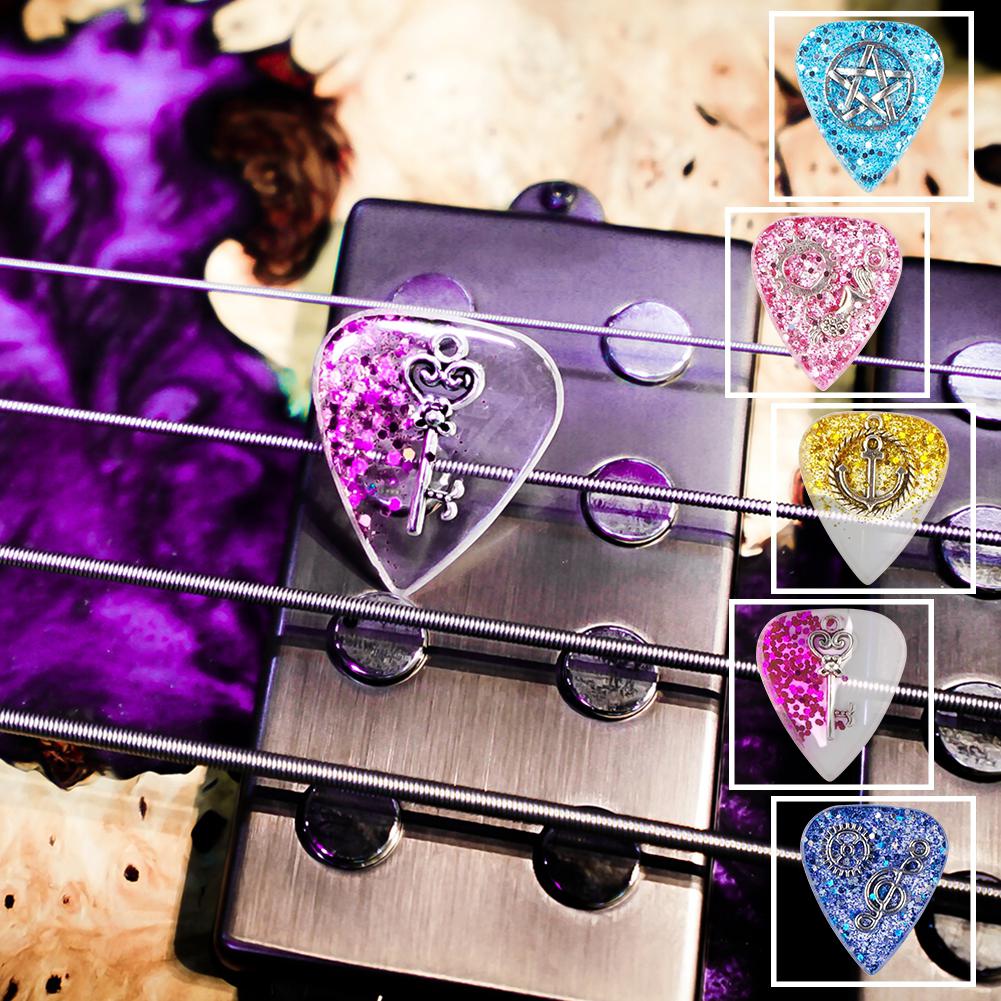 Púa de guitarra hecha a mano transparente, exquisita púa de guitarra DIY, collar de grosor de 1,5mm, púas de guitarra de Metal de resina 3*2,5*0,15 cm