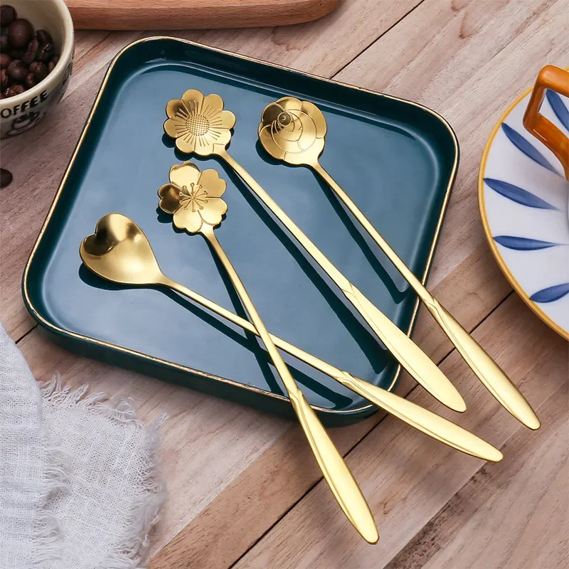 Cucharas largas de acero inoxidable para postre, cuchara de flores de 4 piezas, mango largo dorado, cuchara mezcladora para café y pastel, accesorios de cocina: Marrón