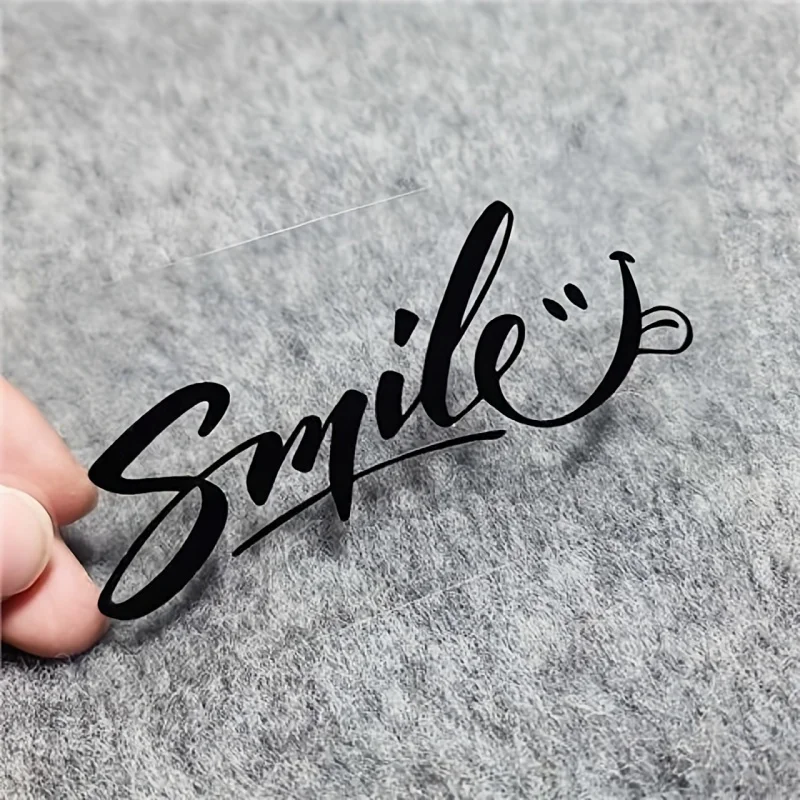 1PC auto "Smile" sticker voor raam - handgeschreven wit , ideaal voor het verspreiden van positiviteit op uw voertuig: Donkergrijs