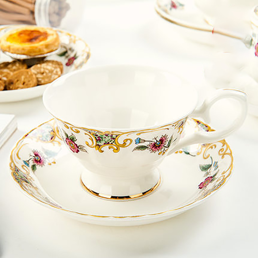 Vintage High Tea Cup Set European Coffee Cup Tea Ceramic Espresso Cups Set Saucer Set Tazas Home LZI122
