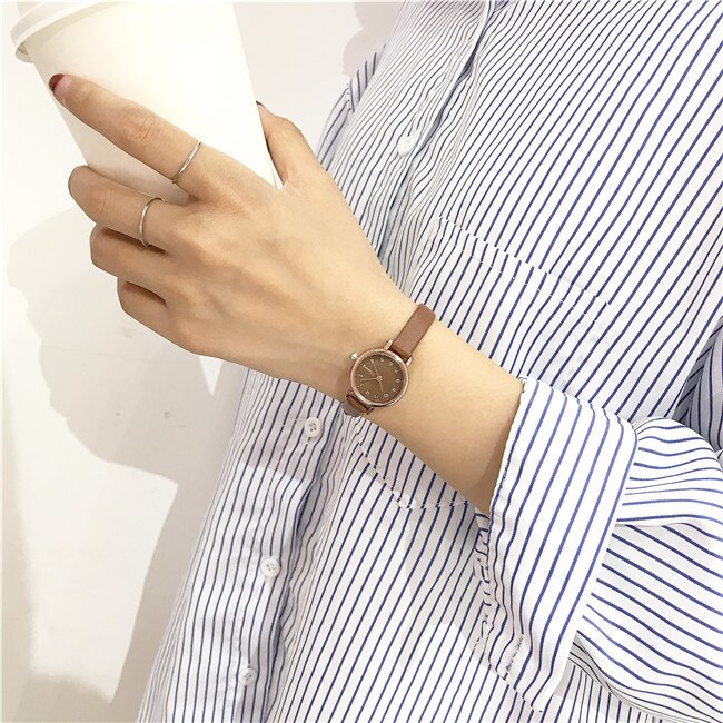 Eenvoudige kleine wijzerplaat vrouwen wit horloge ulzzang luxe quartz vrouwelijke klok retro horloges vintage lederen dames horloges: All brown
