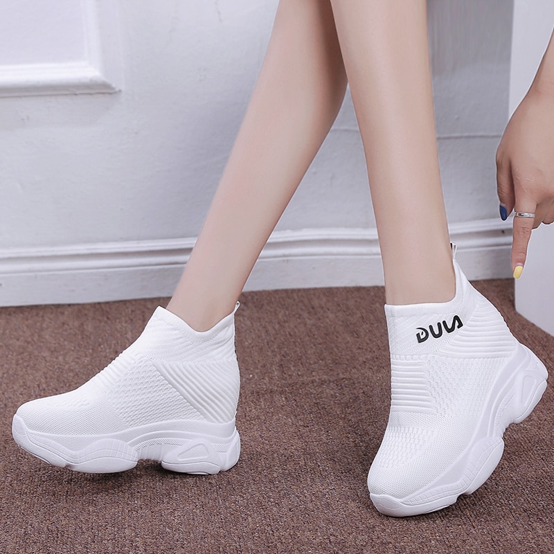 Åndbare strikkede chunky sneakers kvinder fjeder solid kilestrømpe sko kvinde tyk bund høj top sko kvinde
