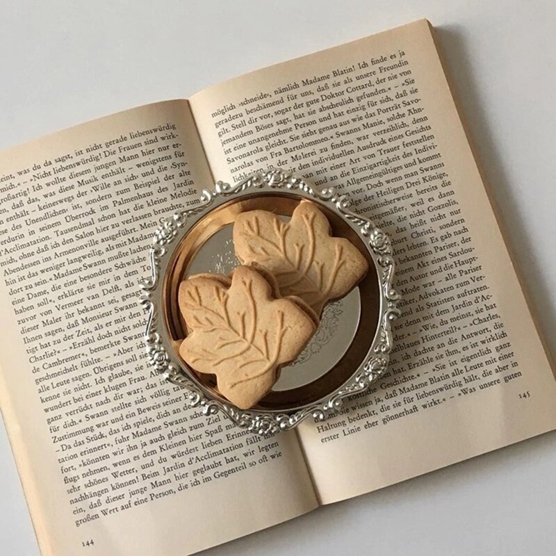 Metal Sauce Plate Round Tray for Fruit Dessert Cake Decorating Storage Plates for Necklace Ring Earrings Show Photo Props