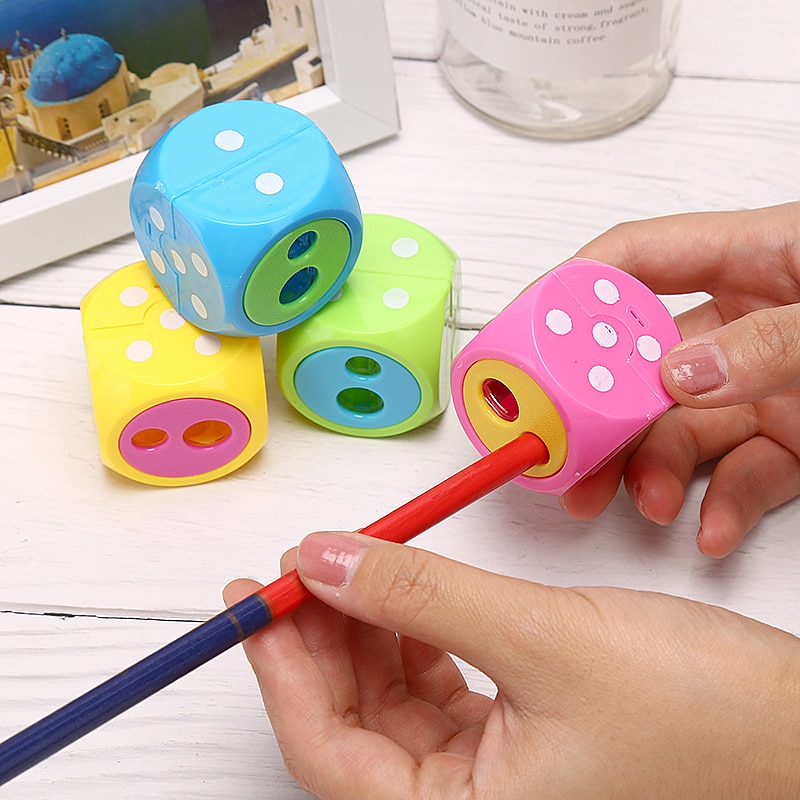 1PC Cute Owl Pig Hedgehog Hippo Plastic Pencil Sharpener Lovely Multiple Animals Stationery for School Kids