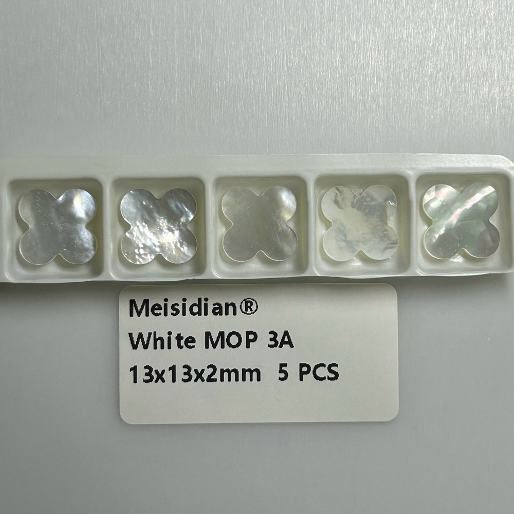 Meisidian flor ágata negra cornalina roja 13X13X2mm piedra de trébol de ónix: Blanco