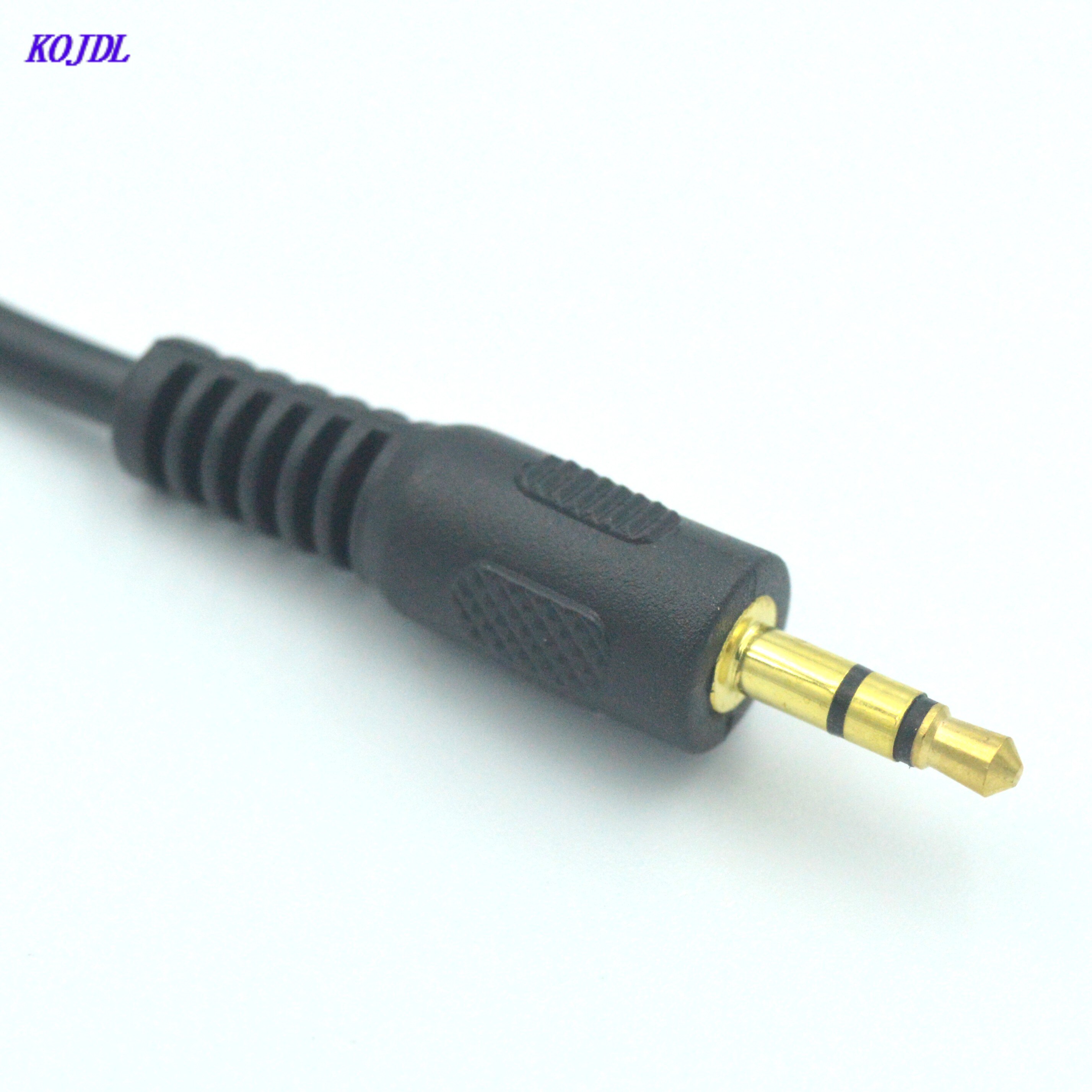 Auton aux -linjan tulokaapelin pistoke mercedes benz comand aps ntg  w209 cd 20 30 50 w221 w251 w164 x164 w169 w203 w245 kojdl