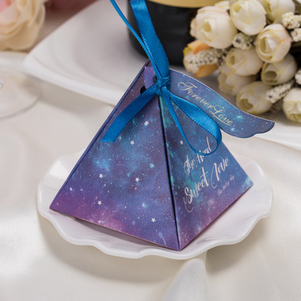 50 stuks Candy Box Baby Shower Gunsten Driehoekige Piramide Bruiloft Gunsten Box Bomboniera Feestartikelen: K