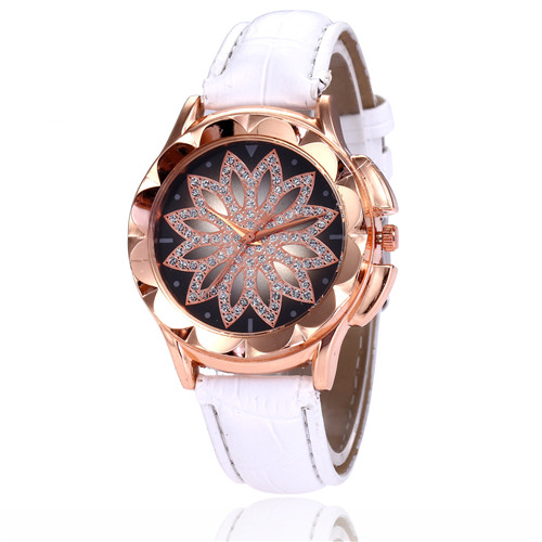Stor urtavla armband klocka kvinnor kristall kvarts armbandsur dam casual klocka kristall relogio feminino klocka: Vit